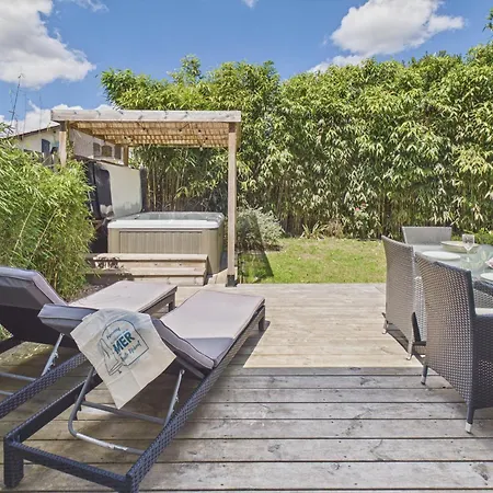 Maison Avec Jacuzzi Et Grand Jardin - 6 Pers Holiday home